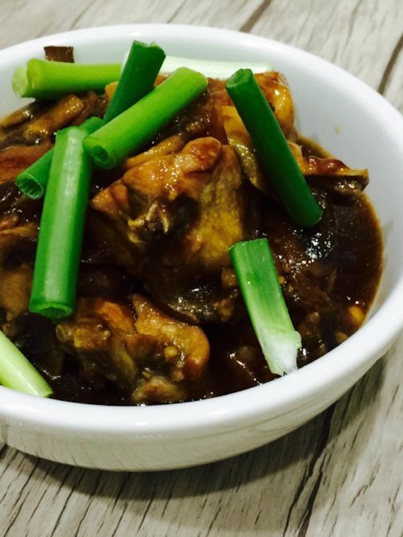 Chinese Style Braised Chicken With Mushroom - Daphne's Escapades